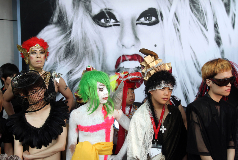 Illustration for article titled An entire Taiwanese city does Lady Gaga cosplay for "Lady Gaga Day"